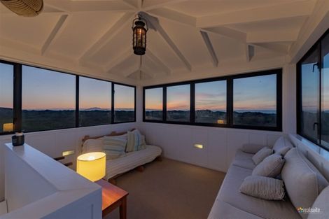 Photo of property in 80 Reay Mackay Grove, Waikawa Beach, Manakau, 5573