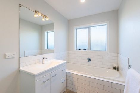 Photo of property in 37 San Priamo Place, Paraparaumu Beach, Paraparaumu, 5032