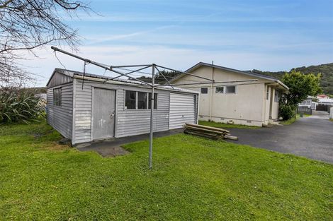 Photo of property in 28 Hamstead Street, Wainuiomata, Lower Hutt, 5014
