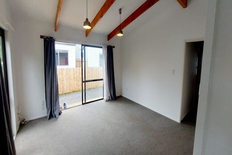 Photo of property in 1/166 Nile Road, Milford, Auckland, 0620