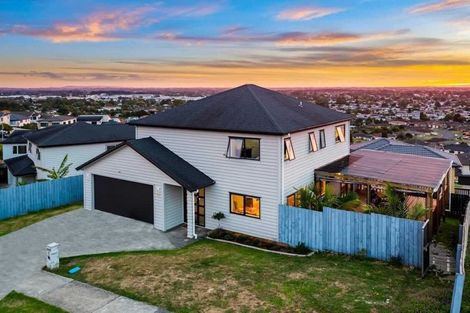 Photo of property in 23 Kirikiri Drive, Papakura, 2110