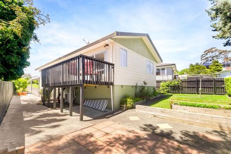 Photo of property in 12 Borich Road, Sunnyvale, Auckland, 0612