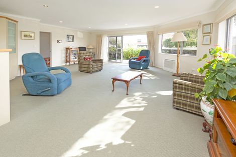 Photo of property in 76 Florence Avenue, Orewa, 0931