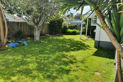 Photo of property in 5 Clark Road, Karaka, Papakura, 2580