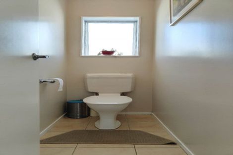 Photo of property in 72 Granville Drive, Massey, Auckland, 0614