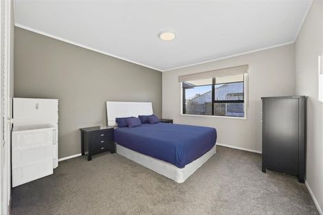 Photo of property in 70 De Quincey Terrace, Highland Park, Auckland, 2010