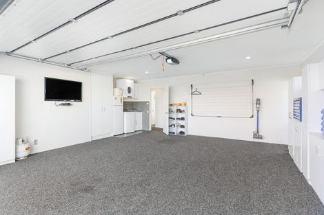 Photo of property in 2/12 Vireya Court, Goodwood Heights, Auckland, 2105