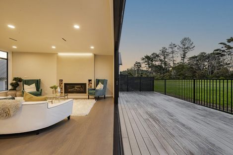 Photo of property in 14 Third Fairway Place, Albany, Auckland, 0632