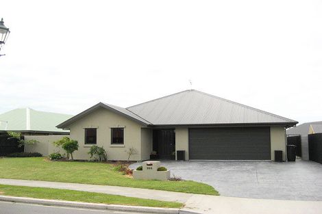 Photo of property in 100 Courtenay Drive, Kaiapoi, 7630