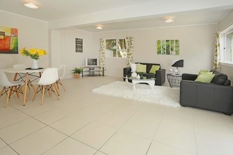 Photo of property in 17 Statesman Street, Henderson, Auckland, 0612