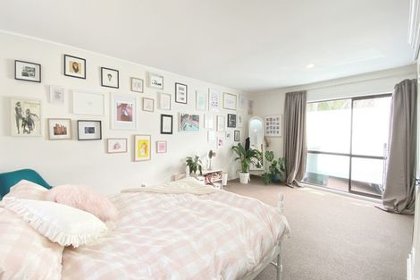 Photo of property in 176 Sturges Road, Henderson, Auckland, 0612