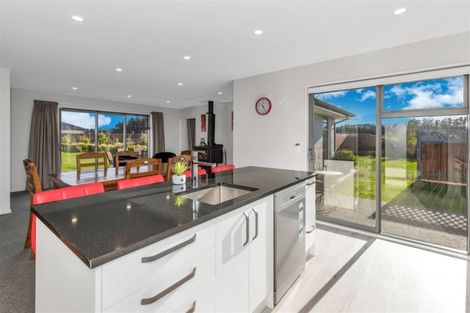 Photo of property in 2 Paradise Way, Amberley, 7410