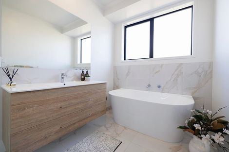 Photo of property in 3 Taurangawaka Road, One Tree Point, 0118