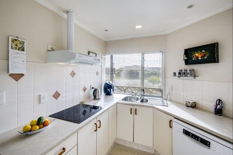 Photo of property in 10 Claridge Place, Taradale, Napier, 4112