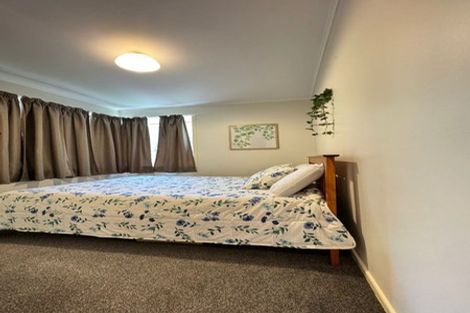 Photo of property in 7 Golf Road, New Lynn, Auckland, 0600