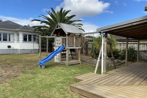 Photo of property in 32 Grove Road, Papakura, 2110
