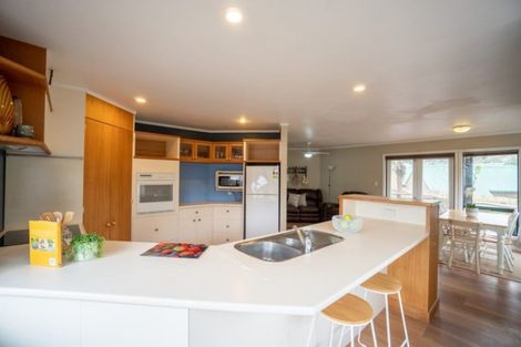 Photo of property in 39 Springdale Grove, Fitzherbert, Palmerston North, 4410