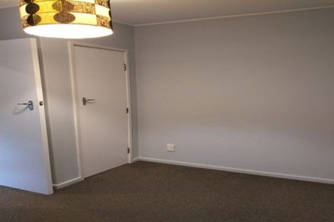 Photo of property in 23f7 Collins Avenue, Tawa, Wellington, 5028