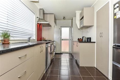 Photo of property in 10 Rewa Street, New Lynn, Auckland, 0600