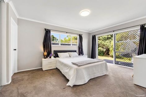 Photo of property in 22 Kaurilands Road, Titirangi, Auckland, 0604