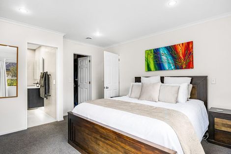 Photo of property in 30 Vermeer Place, West Harbour, Auckland, 0618