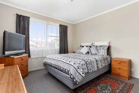 Photo of property in 63 Heybridge Street, Manurewa, Auckland, 2102