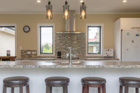 Photo of property in 11 Rathbone Street, Waipawa, 4210