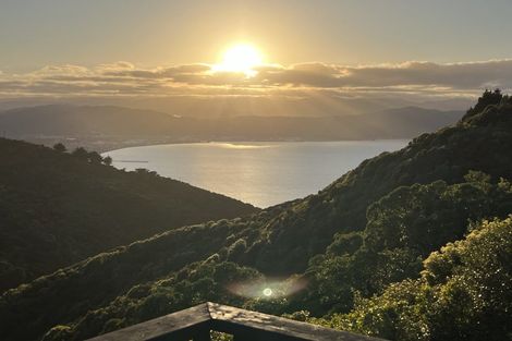 Photo of property in 16b Fernhaven Grove, Newlands, Wellington, 6037