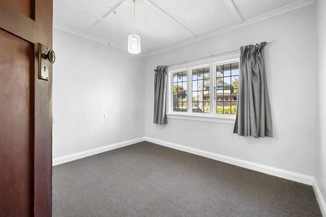 Photo of property in 3 Shortland Street, Lower Vogeltown, New Plymouth, 4310