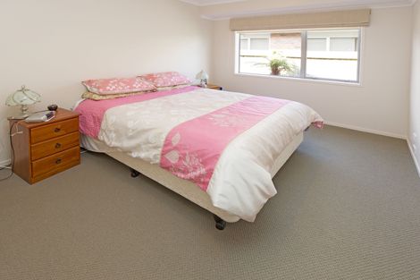 Photo of property in 76 Florence Avenue, Orewa, 0931