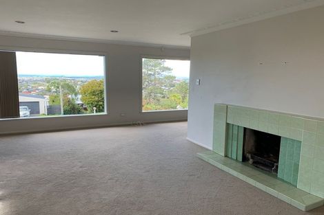 Photo of property in 8 Speedy Crescent, Hillcrest, Auckland, 0627