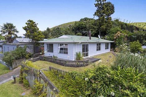 Photo of property in 19 Shaldon Crescent, Blagdon, New Plymouth, 4310