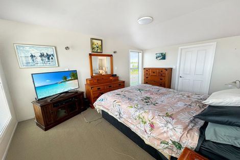 Photo of property in 19 Willowview Drive, Redwood, Christchurch, 8051