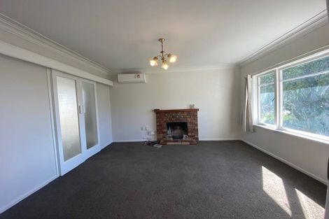 Photo of property in 4 Queen Mary Avenue, New Lynn, Auckland, 0600