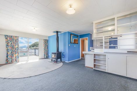 Photo of property in 3b Taranaki Street, Picton, 7220