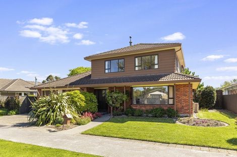 Photo of property in 15 Valerie Place, Redwood, Christchurch, 8051