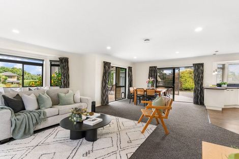 Photo of property in 15 Glenross Drive, Wattle Downs, Auckland, 2103