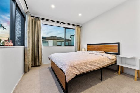 Photo of property in 152b Luckens Road, West Harbour, Auckland, 0618