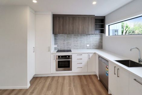 Photo of property in 137 Whites Line East, Waiwhetu, Lower Hutt, 5010
