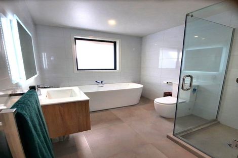 Photo of property in 5 Omahuru Road, Glenbrook, 2681