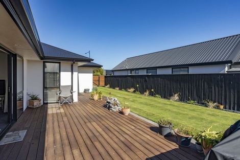 Photo of property in 7 Valour Drive, Rangiora, 7400