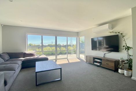 Photo of property in 38 Menin Gate Crescent, Broomfield, Christchurch, 8042