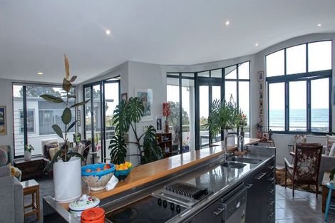 Photo of property in 203 Marine Parade, Mount Maunganui, 3116