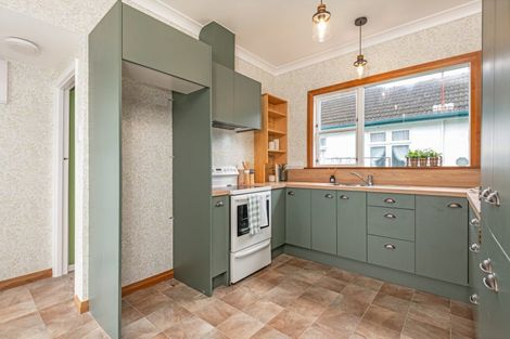 Photo of property in 8 Cuba Street, Takaro, Palmerston North, 4412
