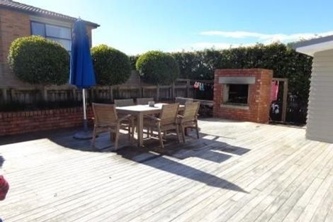 Photo of property in 18 Enderby Drive, Te Atatu Peninsula, Auckland, 0610