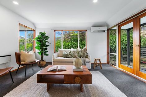 Photo of property in 2/118 Centaurus Road, Huntsbury, Christchurch, 8022