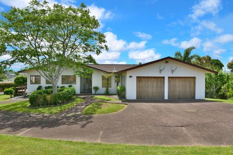 Photo of property in 77 Matija Place, Red Beach, 0932