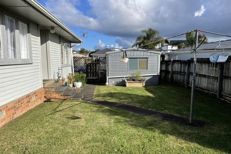 Photo of property in 1/4 Shamrock Lane, Te Atatu Peninsula, Auckland, 0610