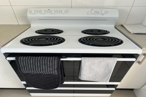 Photo of property in Beresford Apartments, 12/118u Russell Terrace, Berhampore, Wellington, 6023