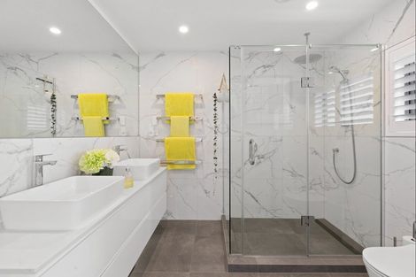 Photo of property in 96 Grovenor Drive, Orewa, 0931